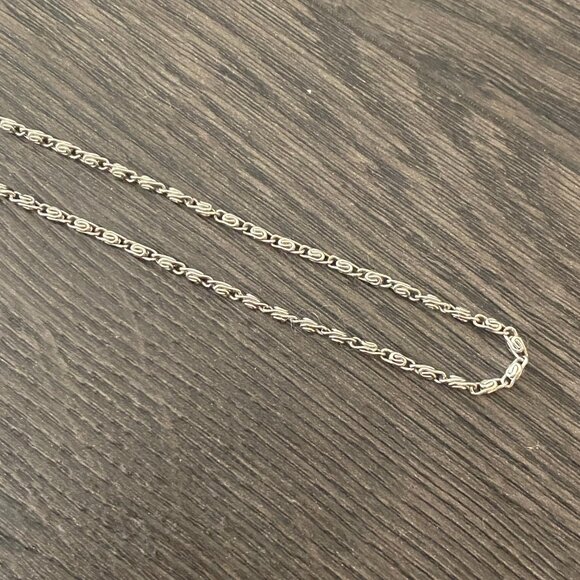 Vintage Classic Silver tone Faux Cameo Necklace - Picture 4 of 6